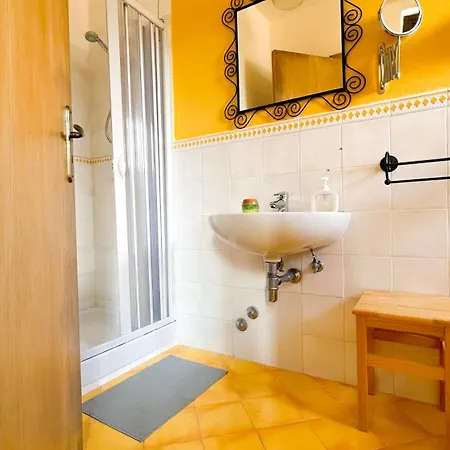 ゲストハウス & Orange - Casa Santicelli マラテーア