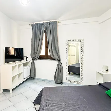 & Orange - Casa Santicelli マラテーア